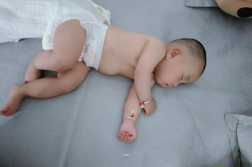 黄骅怀孕多久会显肚子